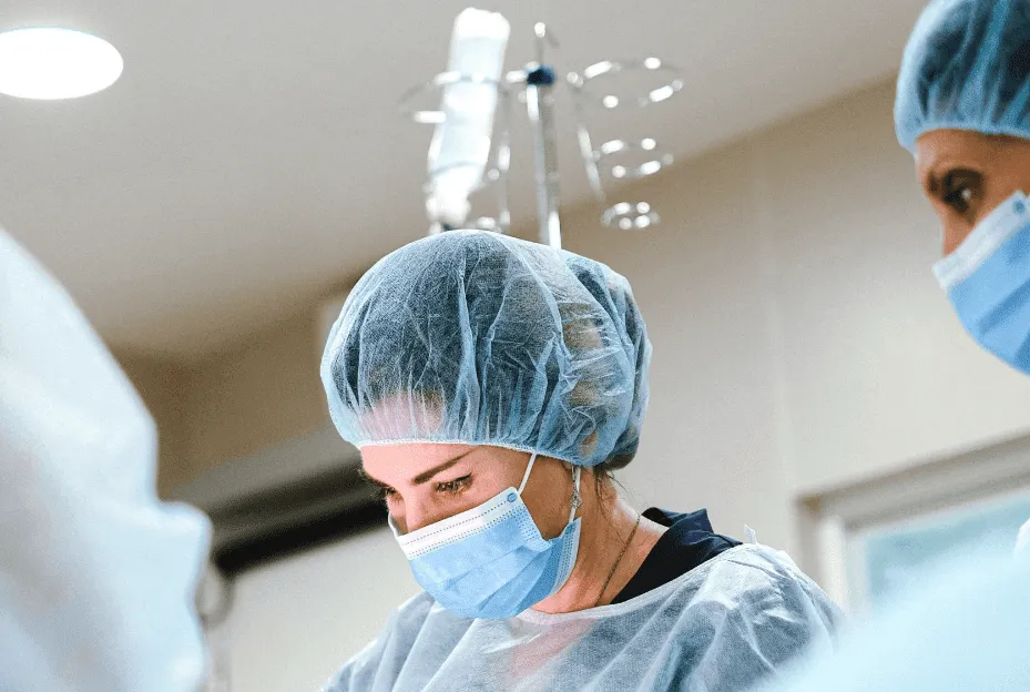 تجربتي مع عملية شفط الدهون في الرياض 6 جراح رائد وبخبرة متميزة في الرياض