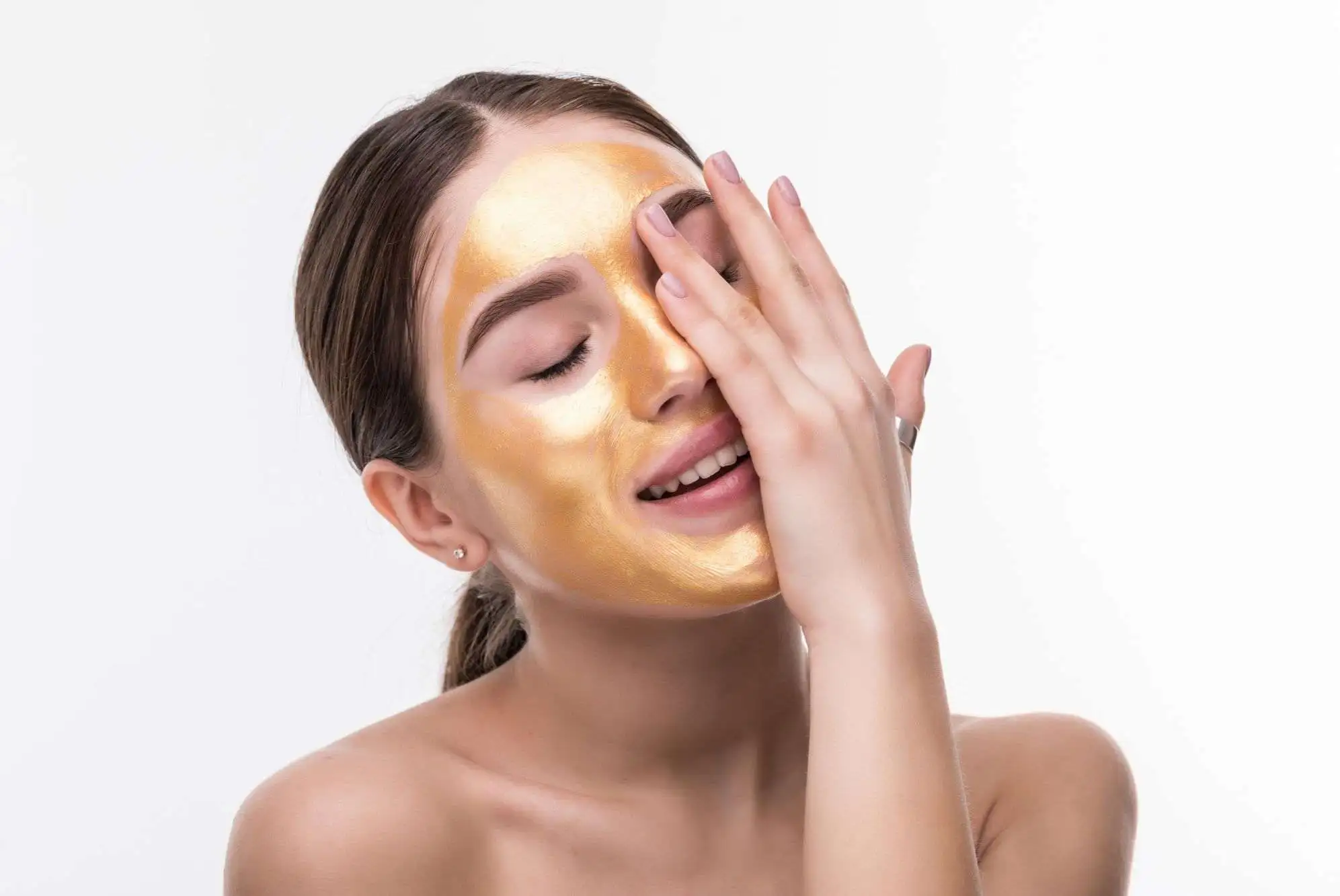 Aqua Gold Fine Touch Facial in Riyad